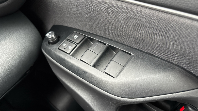 Toyota Yaris 1.5 Hybrid Design 5dr CVT Hybrid Hatchback